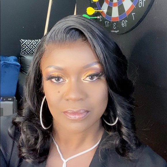 Meet your Posher, Gale - Picture 2 of 2